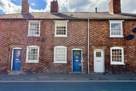 Priest Lane, Worcestershire WR10 2 bed terraced house for sale