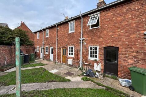 Priest Lane, Worcestershire WR10 2 bed terraced house for sale