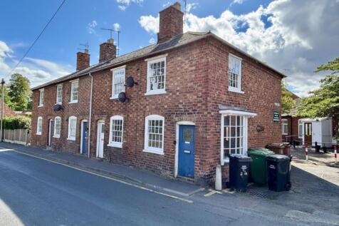 Priest Lane, Worcestershire WR10 2 bed terraced house for sale