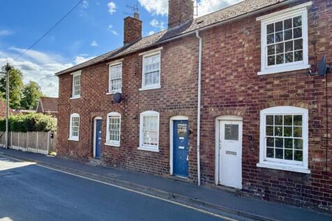 Priest Lane, Worcestershire WR10 2 bed terraced house for sale