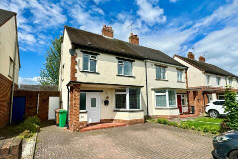 3 bedroom semi-detached house for sale