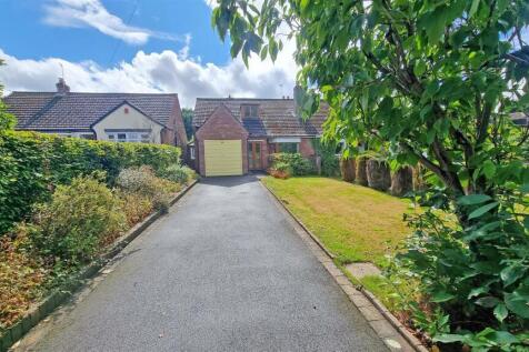 3 bedroom semi-detached bungalow for sale
