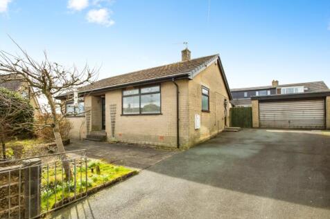 Foxhill Close, Bradford BD13 2 bed bungalow for sale