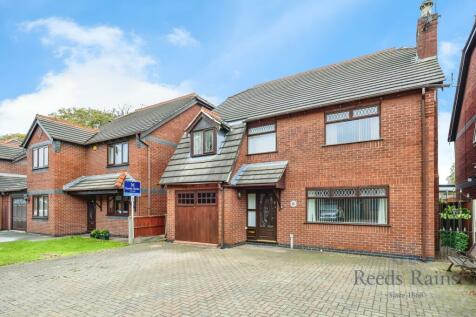 4 bedroom detached house for sale