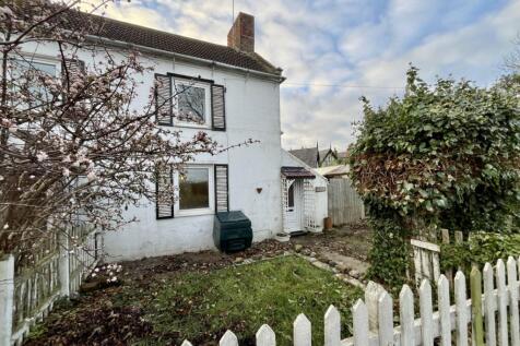 2 bedroom semi-detached house for sale