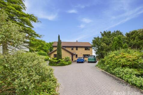 High Street, North Yorkshire TS12 4 bed detached house for sale