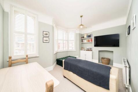 Alexandra Road, London SW19 2 bed flat for sale