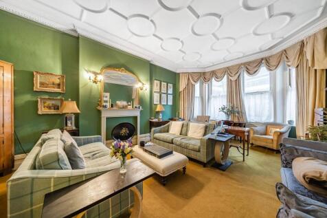 3 bedroom flat for sale