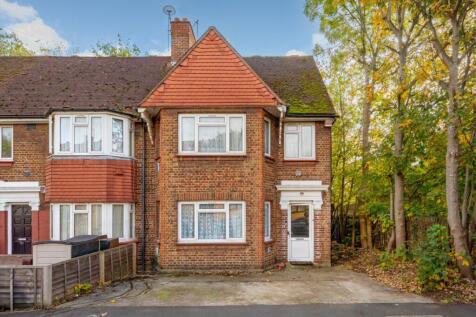 Myrtle Road, Hounslow TW3 3 bed end of terrace house for sale