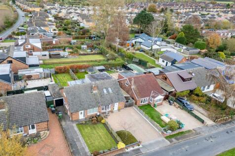 3 bedroom semi-detached bungalow for sale