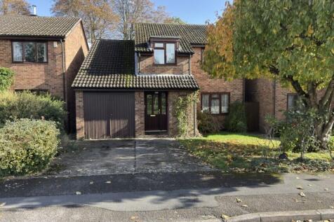 Willowside, Reading RG5 4 bed detached house for sale