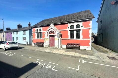Detached house for sale