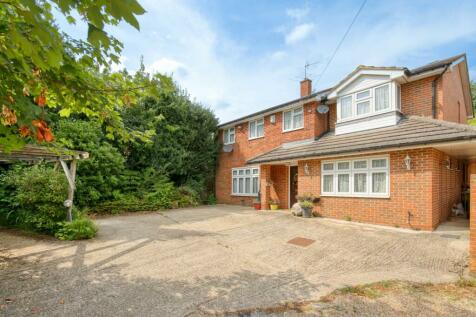 6 bedroom detached house for sale