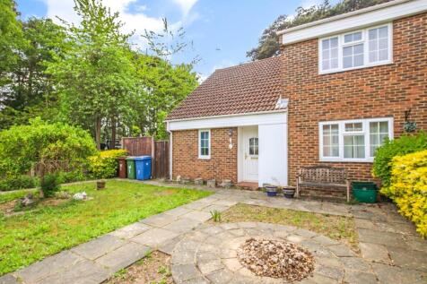 Nuthurst, Bracknell RG12 4 bed end of terrace house for sale