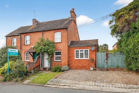 2 bedroom semi-detached house for sale