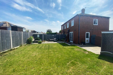 Leysholme View, Leeds, LS12 3 bed semi