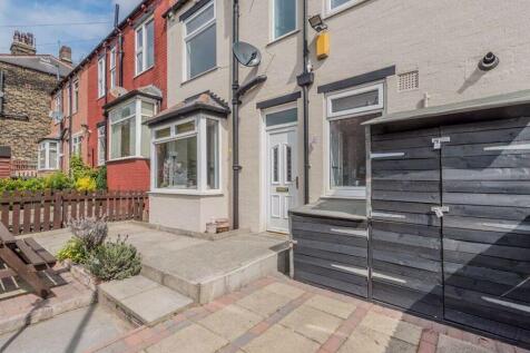 Henley View, Bramley, Leeds, LS13 2 bed terraced house for sale