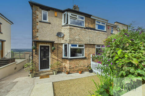 Hill Court Drive, Bramley, Leeds, LS13 2 bed semi