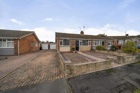 2 bedroom semi-detached bungalow for sale