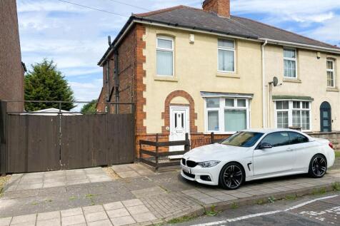 3 bedroom semi-detached house for sale