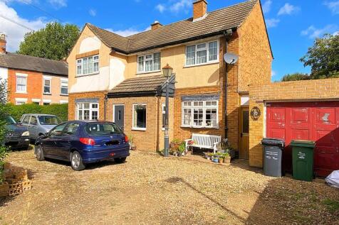 North Street, Syston 3 bed detached house for sale