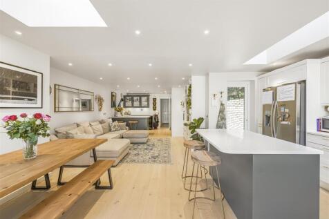 Normanby Close, London 3 bed house for sale