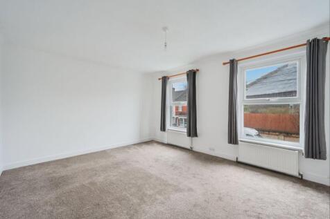 1 bedroom maisonette for sale
