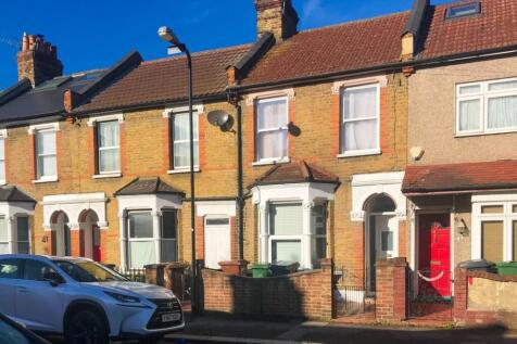 Clarence Road, London, E17 3 bed terraced house for sale