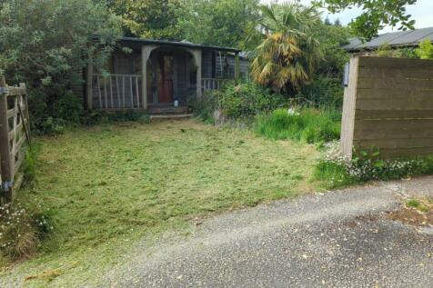 1 bedroom detached bungalow for sale