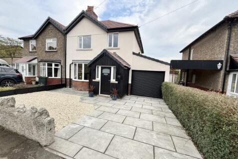 Moorland Crescent, Clitheroe, BB7 3 bed semi