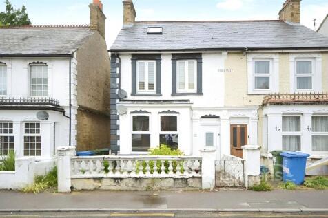 High Street, Aldershot, Hampshire 2 bed maisonette for sale