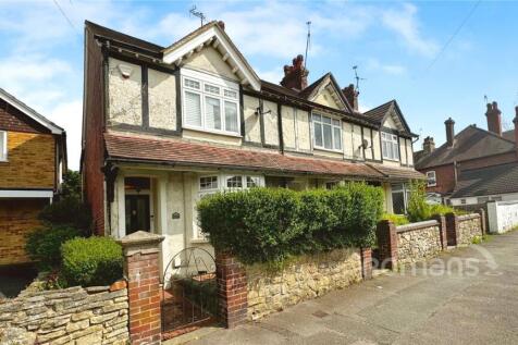 Weybourne Road, Aldershot, Hampshire 3 bed end of terrace house for sale
