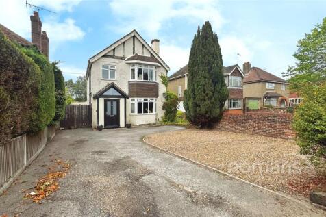 Aldershot Road, Ash, Aldershot 3 bed detached house for sale
