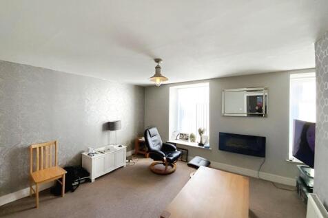 Mottram Road, Stalybridge 3 bed apartment for sale