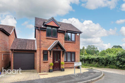 Northbrooke, Ashford 3 bed detached house for sale