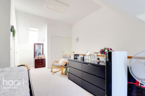 Sir John Killick Road, Ashford 4 bed semi