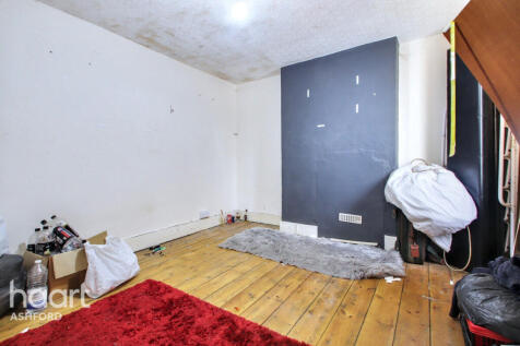 Curtis Road, Ashford 2 bed end of terrace house for sale