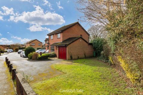 Portman Close, St. Albans 3 bed detached house for sale