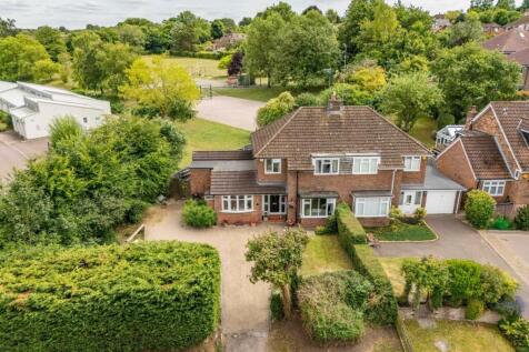 Brewhouse Hill, St. Albans AL4 3 bed semi