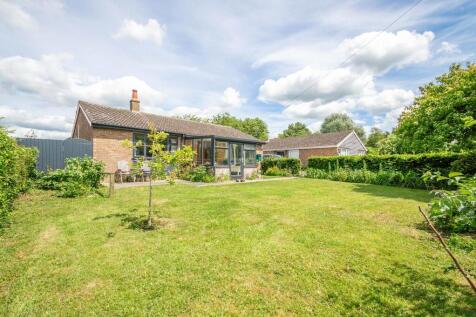 Newmarket CB8 3 bed detached bungalow for sale