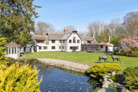 London Road, Newmarket CB8 4 bed detached house for sale