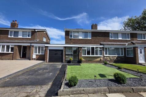 3 bedroom semi-detached house for sale