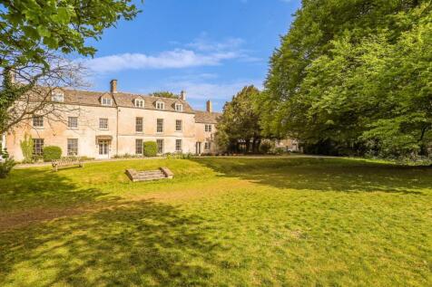 8 bedroom detached house for sale