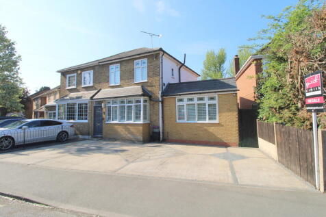 4 bedroom semi-detached house for sale