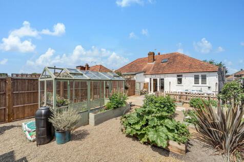 2 bedroom semi-detached bungalow for sale