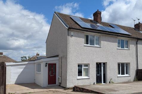 Bay Tree Avenue, Flanderwell 4 bed semi