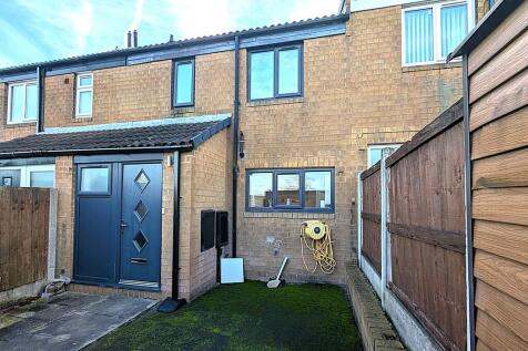 Markfield Drive, Flanderwell 3 bed townhouse for sale