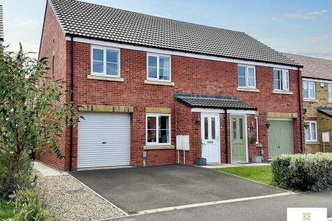 3 bedroom semi-detached house for sale