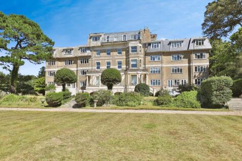 3 bedroom flat for sale