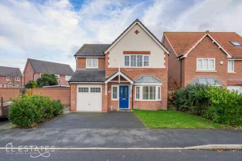 4 bedroom detached house for sale